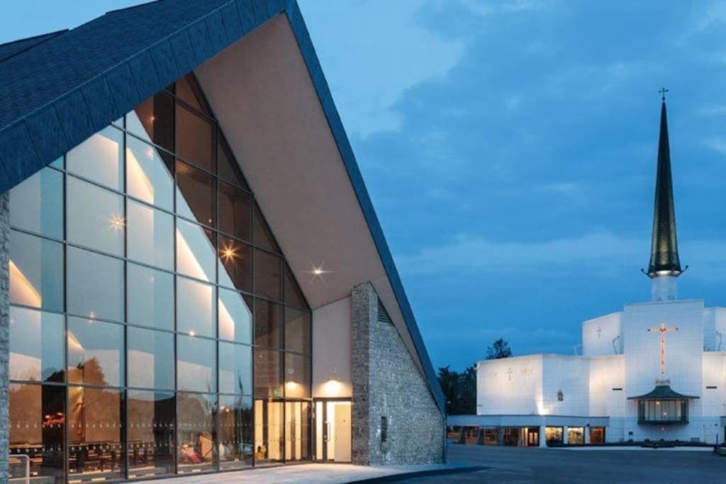 Elegant Rooms And Suites In Knock Knock  Exterior foto