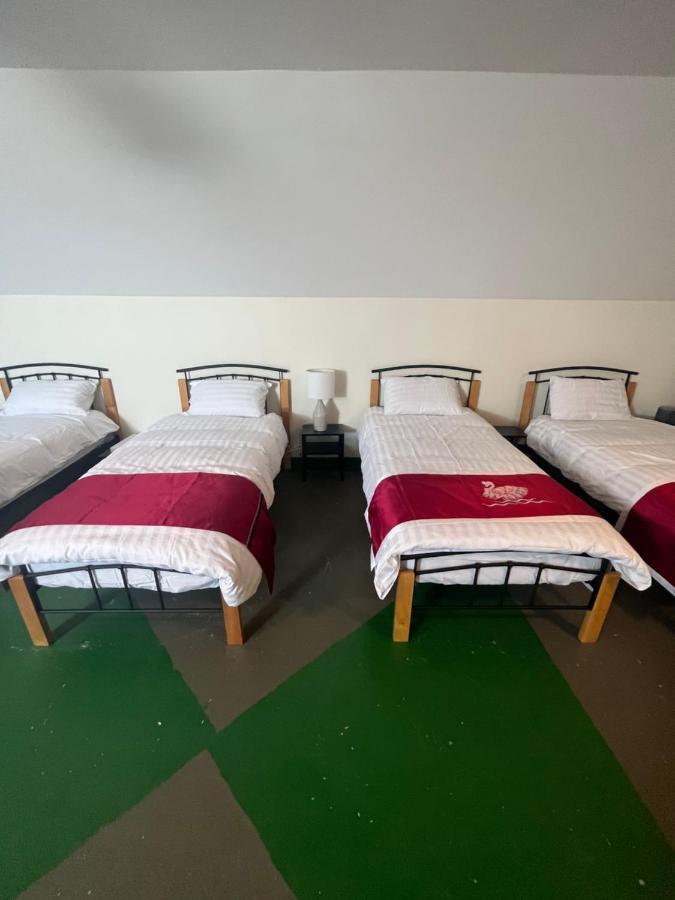 Elegant Rooms And Suites In Knock Knock  Exterior foto